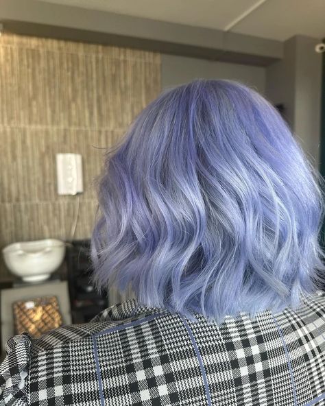 short hair, pastel hair, hair color inspiration, 2024 hair trends, hair dye, pastel hair color Pastel Periwinkle Hair, Periwinkle Peekaboo Hair, Periwinkle Hair Color, Smokey Blue Hair, Hair Dye Inspiration, Periwinkle Hair, Fox Hair Color, Pastel Blue Hair, Lavender Hair Colors