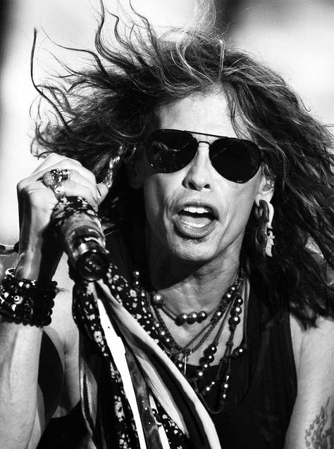 Aerosmith rock-roll-in-black-white Mia Tyler, Tyler Aerosmith, Steven Tyler Aerosmith, We Will Rock You, Musica Rock, Cyndi Lauper, Steven Tyler, Liv Tyler, Lenny Kravitz