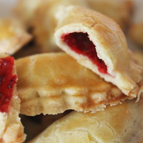 jam filled pastry pockets, looks so easy! Jam Filled Pastries, Bread Spread, Easy Jam, Jelly Desserts, Simple Food, Baked Bread, Flaky Pastry, Crab Apple, My Jam