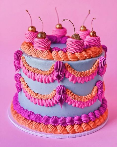 Bolo Vintage, Vintage Birthday Cakes, Heart Cakes, Christmas Cake Decorations, Fake Cake, Colorful Cakes, Fancy Cakes, Vintage Cake, Pretty Cakes