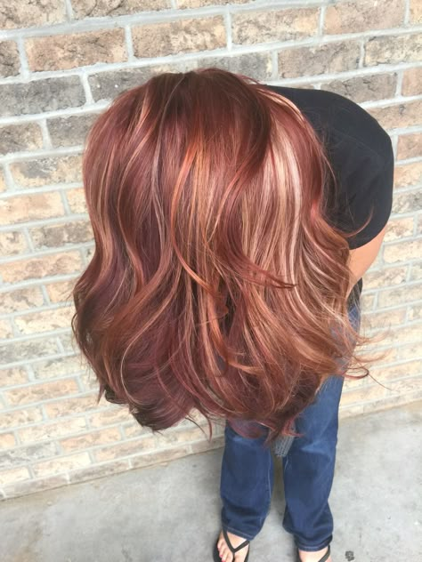 All the fall hair colors!! Red, blonde, red violet, copper fall hair. Rambut Brunette, Gold Hair Colors, Hair Color Rose Gold, Red To Blonde, Balayage Blonde, Spring Hair Color, Rose Gold Hair, Hair Color And Cut, Red Hair Color