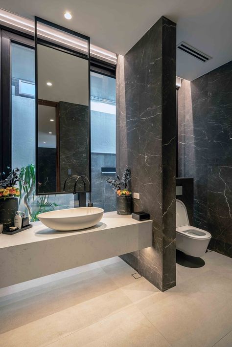 Gallery of Broadway & 9 Residence / Sim Ateliers - 18 Bathroom Inspiration Modern, Bathroom Decor Luxury, Washroom Design, Aesthetic Bathroom, Bathroom Design Decor, Toilet Design, Bathroom Design Luxury, Small Bathroom Design, Bedroom Designs