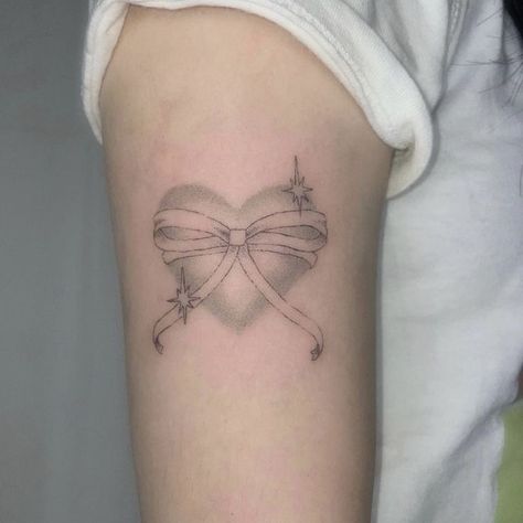 Grunge Tattoo, Cute Hand Tattoos, 3 Tattoo, Bow Tattoo, Dainty Tattoos, Piercing Tattoo, Get A Tattoo, Pretty Tattoos, Heart Tattoo