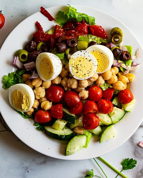 Salad Ideas Vegetarian, Boiled Eggs Recipes Breakfast, Vegetarian Salad Ideas, Salad Recipes High Protein, Boiled Eggs Recipes, Boiled Egg Salad, Boiled Egg Recipes, Vegetarian Dinner Recipes, Hard Boiled Egg Recipes