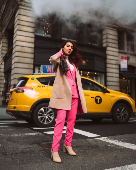 An effortless colourfull combination for Fashion week. #fashion #london #colours #blazer #pants #pink #layer #street #fashionblogger #style #outfits Niki Mehra, Pink Power Suit, Fashion London, Pink Power, Power Suit, Shop The Look, Free Spirit, Style Outfits, Fashion Photo