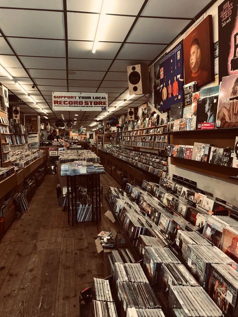 Record Store Aesthetic, Cowboy Town, 80’s Aesthetic, Diner Aesthetic, Store Aesthetic, Americana Aesthetic, Vinyl Shop, Bookstore Cafe, Aesthetic Stores