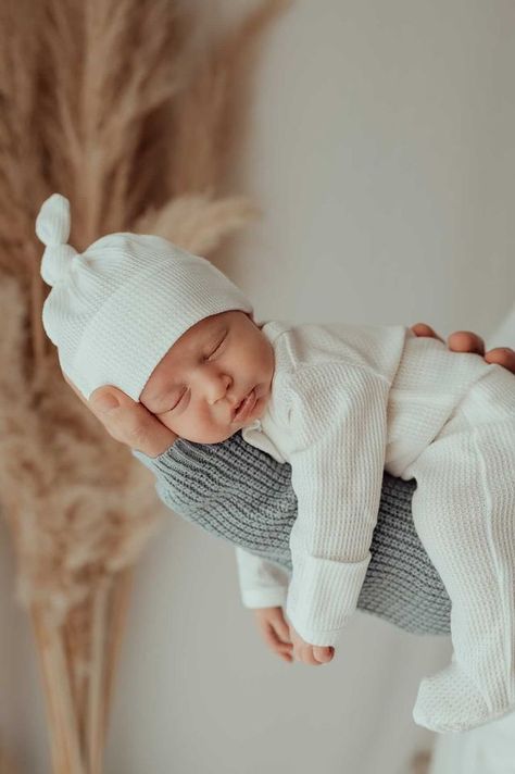 NEW ARRIVALS | Shop New Product Drops | New Product Launch Hand Mittens, Foto Newborn, Baby Pictures Newborn, Newborn Family Photos, Knotted Beanie, Newborn Baby Photoshoot, Foto Baby, Newborn Shoot, Zip Design