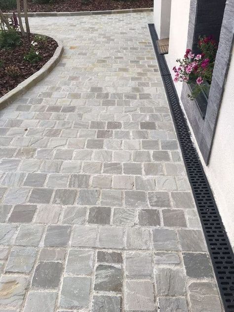 Front Garden Ideas Driveway Block Paving, Asphalt Walkway, Cottage Build, Front Garden Ideas Driveway, Garden Ideas Driveway, Driveway Blocks, Paver Steps, Patio Paving, Grey Paving