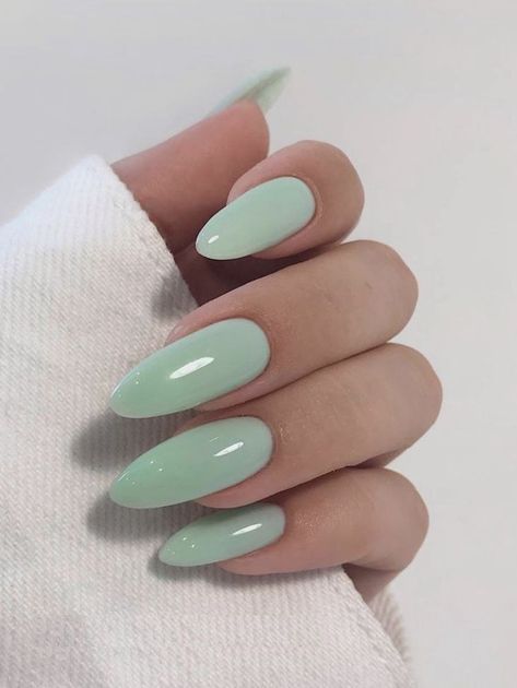 25 Gorgeous Spring Almond Nails in Pastel Green - Fresh & Trendy Nails Bailarina, Wow Nails, May Nails, Green Nail, Almond Nails Designs, Almond Nail, Nail Styles, Classy Nails, Dream Nails