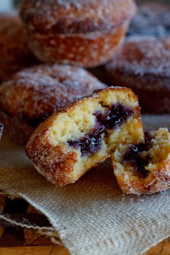 Baked Doughnut, Doughnut Muffins, Baked Doughnuts, Filled Muffins, Muffin Tin Recipes, Breakfast Pastries, Blueberry Jam, Homemade Donuts, Doughnut Recipe