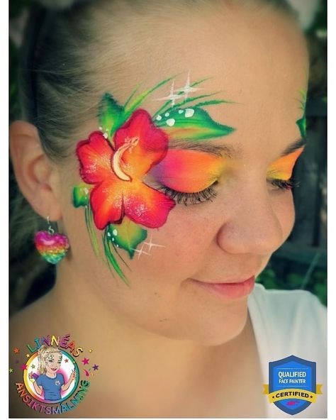 Luau Face Painting Ideas, Hawaii Makeup, Adult Face Painting, Christmas Face Painting, Painting Of Flowers, Frog Wallpaper, Face Painting Easy, Kids Face Paint, Luau Theme