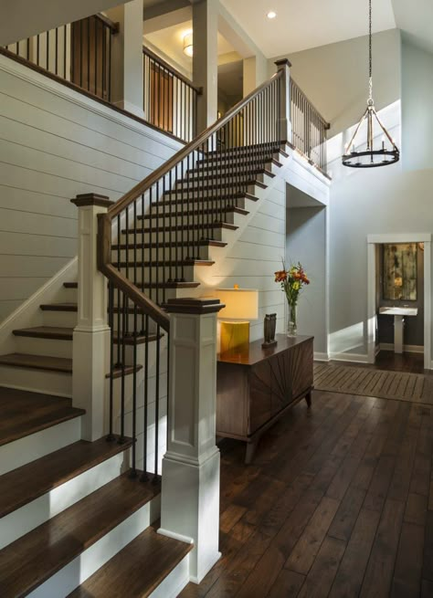 Farmhouse Staircase, تحت الدرج, Rustic Wood Floors, Interior Design Minimalist, House Staircase, Railing Ideas, Staircase Ideas, Metal Workshop, Casa Country