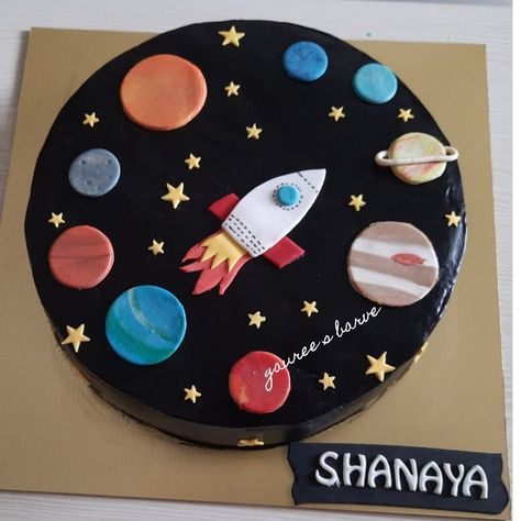 Cakes Space Theme, Space Cake Easy, Easy Space Themed Cake, Space Cake Ideas Simple, Space Cake Diy, Planet Cake Ideas, Simple Space Theme Cake, Simple Space Cake, Solar System Cakes For Kids