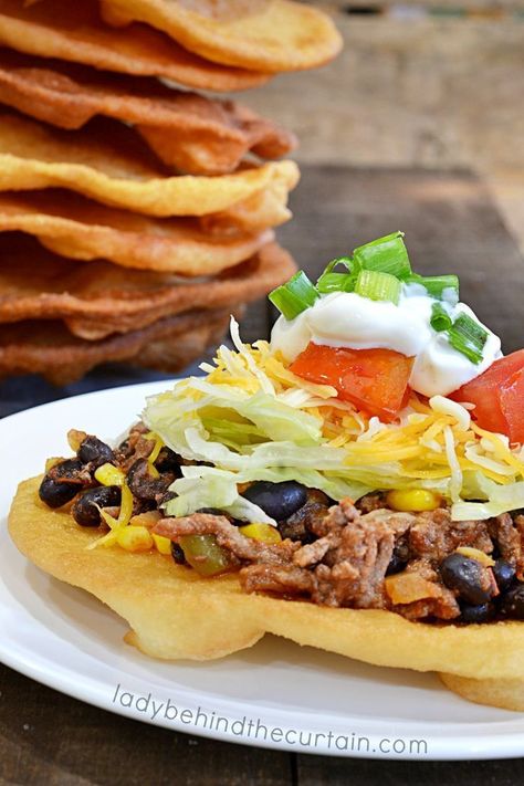 Semi Homemade Flatbread Tostadas | Like you made your own homemade flour tortillas but your didn't!  Everyone loves Mexican food but when you're on a time Frozen Dinner Rolls, Frozen Dinner, Homemade Flour, Homemade Flatbread, Homemade Flour Tortillas, Semi Homemade, Behind The Curtain, Mexican Party, Best Dinner Recipes