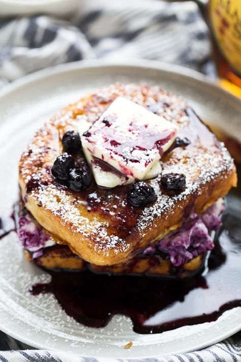 Blueberry Cream Cheese Stuffed French Toast Cookies And Cream French Toast, Cream Cheese Stuffed French Toast, Stuffed French Toast Cream Cheese, Yum Breakfast, French Toast Ingredients, Fancy Breakfast, Stuffed French Toast, Sweet Foods, Make French Toast