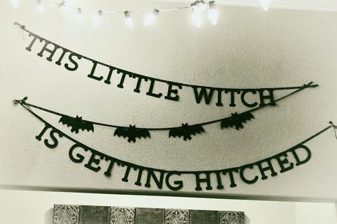 Bridal Shower Halloween, Halloween Bridal Showers, Gothic Wedding Theme, Witch Wedding, Dark Wedding Theme, Getting Hitched, Halloween Themed Wedding, Bridal Bachelorette Party, Boda Mexicana