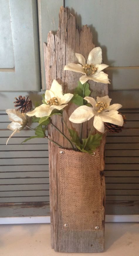 Rustic Wood Diy Projects, Distressed Decor Ideas, Barnwood Ideas Projects, Barnboard Projects, Barnwood Crafts, Barnwood Decor, Barnwood Projects, Barnwood Ideas, Dekoratívne Vence