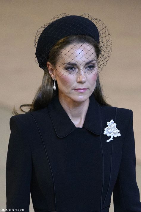 Vévodkyně Kate, Kate Middleton Queen, Kate Middleton Hats, Düşes Kate, Looks Kate Middleton, Catherine Walker, Kate Middleton Outfits, Princess Kate Middleton, Catherine Elizabeth Middleton