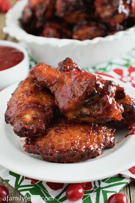 Cranberry Buffalo Wings - A Family Feast® Korean Barbecue Chicken, Chicken Wing Flavors, Barbecue Chicken Wings, Parmesan Green Beans, Christmas Appetizer, Chicken Wing Sauces, Cranberry Chicken, Korean Barbecue, Weekend Dinner