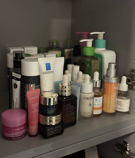 Skin Care Routine Cerave, Rhode Beauty, Expensive Skincare, Estee Lauder Advanced Night Repair, Skin Care Collection, روتين العناية بالبشرة, Pretty Skin Care, Body Care Routine, Skin Food