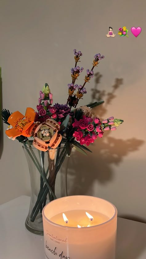 Lego Instagram Story, Aesthetic Lego Builds, Legos Flowers, Aesthetic Lego Sets, Lego Flowers Aesthetic, Unique Flower Bouquet, Lego Aesthetic, Lego Flower Bouquet, Flowers Story