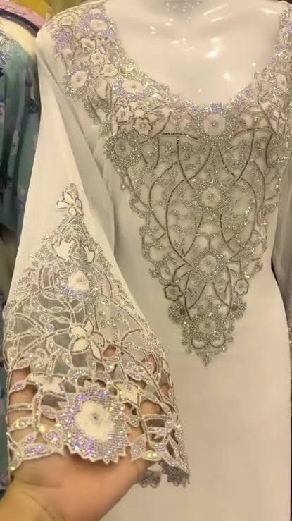 Jalabia Styles, Soccer Awards, Female Clothes Outfits, Black Hair Aesthetic, Embroidery Fashion Detail, Dubai Style, Sparkle Wedding Dress, Fashion Illustration Vintage, Moroccan Fashion