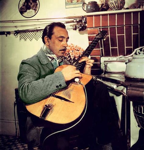 Django Reinhardt Music Mixer, Django Reinhardt, Blue Guitar, Famous Guitars, Jazz Artists, Jazz Guitar, Blues Guitar, Music Images, Old Music