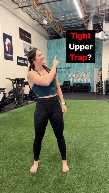 Upper Traps Workout, Upper Traps Exercises, Traps Exercises, How To Stretch Your Traps, Overactive Upper Traps, Lower Trap Exercises, Trap Muscle Stretch, Trap Stretches Neck Pain, Traps Muscle