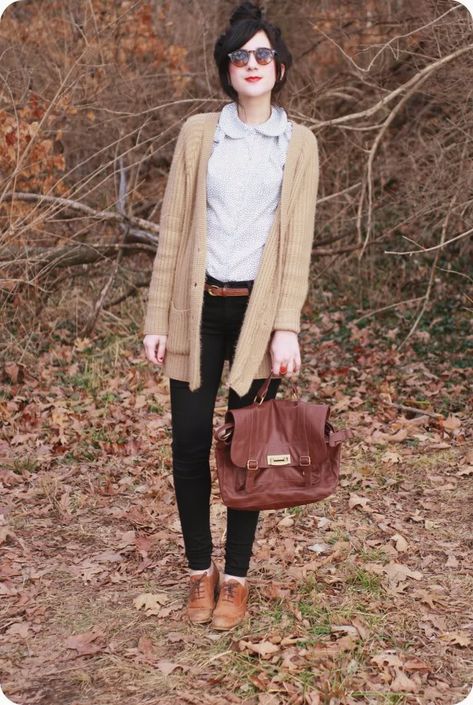 Brown Oxfords Outfit, Brown Oxford Shoes Outfit, Oxfords Outfit, Pijamas Women, Brown Oxford Shoes, Oxford Shoes Outfit, Oxford Shoes Style, Mode Tips, Tan Cardigan