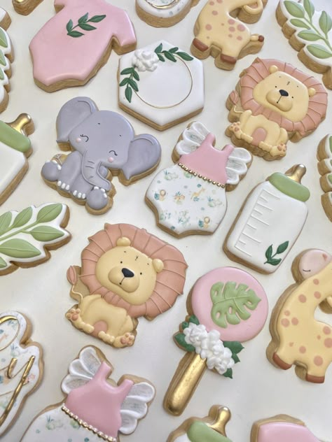 Girl Safari Baby Shower Ideas, Jungle Baby Shower Cookies, Safari Baby Shower Cookies, Safari Shower Ideas, Zoo Baby Shower Theme, Safari Baby Shower Girl, Safari Baby Girl, Safari Baby Shower Ideas, Baby Shower Sheet Cakes