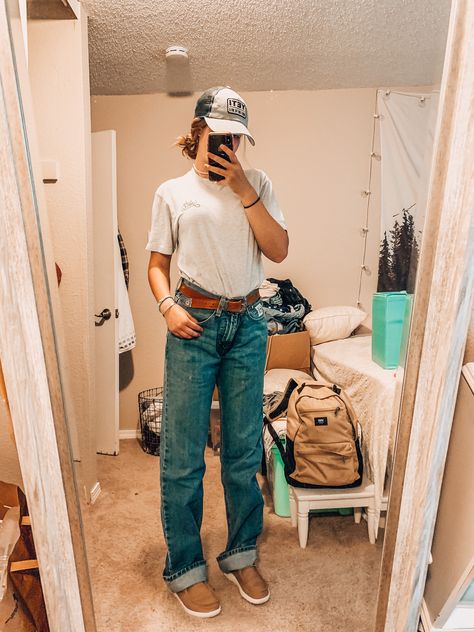 western cinch jeans Country Horses, Western Aesthetics, Cinch Jeans, Country Fits, Hey Dudes, Yee Haw, Jeans Mens, Fitness Inspo, How To Style