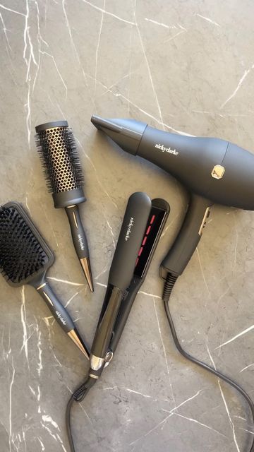 Doing Hair Aesthetic, Hair Tools Aesthetic, Hair Care Aesthetic, Hair Equipment, Hair Salon Pictures, Hair Saloon, Hair Salon Tools, Blowdry Styles, Hairstylist Quotes