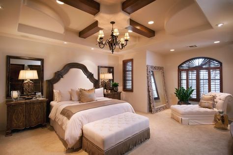 Warm and Welcoming, Tuscan Style is Perfect for the Bedroom Tuscan Bedroom Decor, Tuscan Style Bedrooms, Tuscan Bedroom, Style Toscan, Tuscan Interior, Tuscan Style Homes, Italian Bedroom, Mediterranean Interior, Warm Home Decor