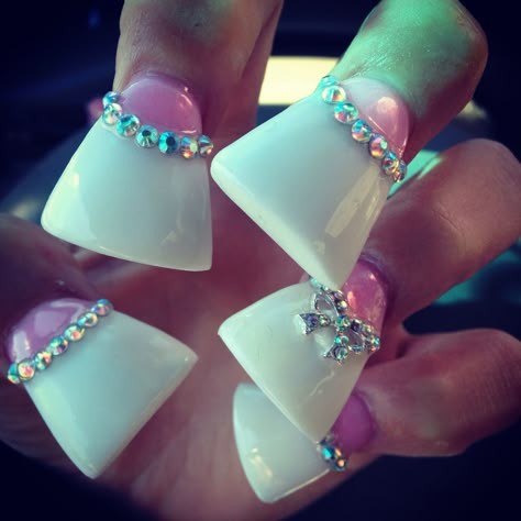 These duckfeet nails are really big but I like the colors Duck Feet Acrylic Nails, Weird Nails, Jersey Nails, Ugly Nails, Ashley Murphy, Nails Light Blue, Flare Nails, Fan Nails, Fail Nails