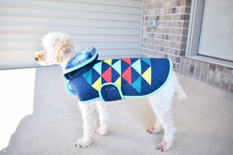 Dog Quilt Coat! - Patchwork and Poodles Dog Vest Diy, Quilted Coat Pattern, Quilt Coats, Coat Ideas, Patchwork Clothes, Quilt Coat, Dog Quilts, Matching Christmas Pajamas, Free Pdf Sewing Patterns