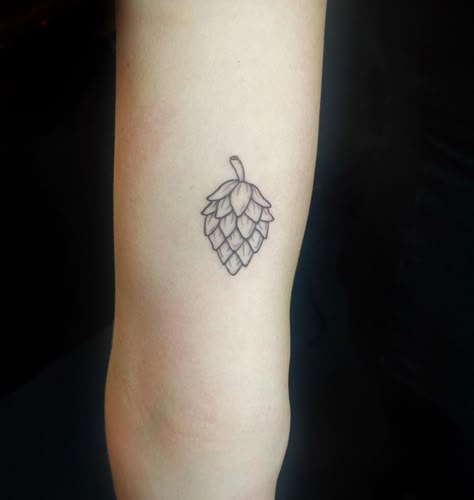 Little Hops 🍺. • • • #hops #beertattoo #hopstattoo #tattoo #tattoos #tatt #tatts #tat #tats #tattooed | Instagram Beer Hop Tattoo, Andante Tattoo, Hop Tattoo Ideas, Beer Tattoo, Hop Tattoo, Beer Tattoos, Stick Poke, Beer Hops, Sleeve Ideas