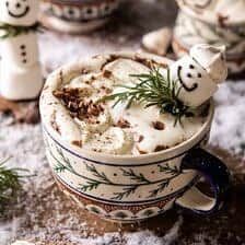 Chocolate Holiday Desserts, Peppermint Meringues, Coconut Hot Chocolate, Holiday Desserts Christmas, Marshmallow Snowman, Coconut Milk Recipes, Gingerbread Latte, Hot Chocolate Marshmallows, Coconut Whipped Cream