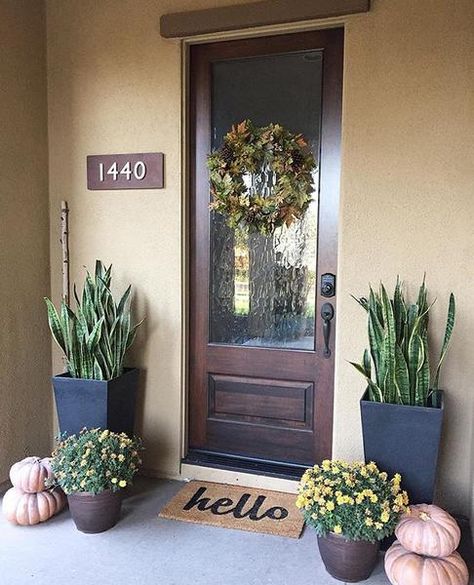 Beautiful Porch with rust metal address plaque, wood door and neutral color scheme. Love! Front Door Entrance Ideas, Farmhouse Front Porch Decor, Front Door Plants, Front Door Planters, Sofas Design, Front Yards Curb Appeal, Door Planter, Porch Plants, Farmhouse Front Door