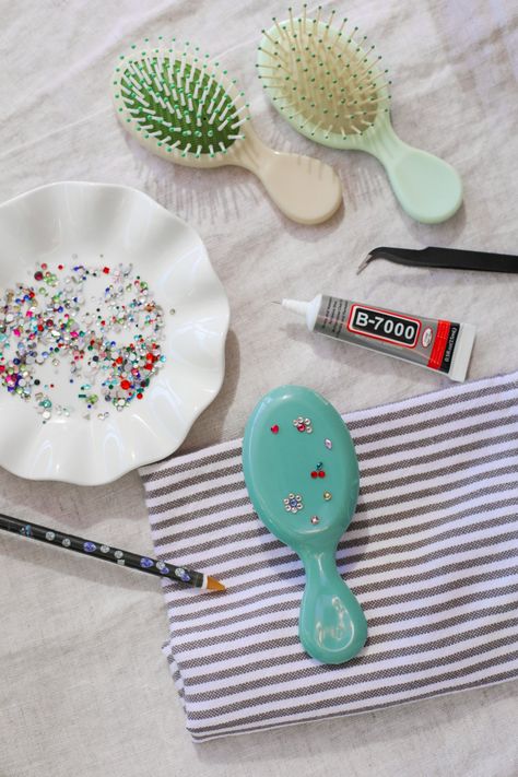 Girls Night Craft Idea: Decorate Hair Brushes — Entertain the Idea Diy Girls Night Ideas, Crafts For Womens Group Girls Night, Girls Night Diy Crafts, Girl Craft Night, Christmas Crafts Girls Night, Girls Night Crafts Diy, Halloween Girls Night Crafts, Crafts Girls Night, Girls Craft Night Ideas