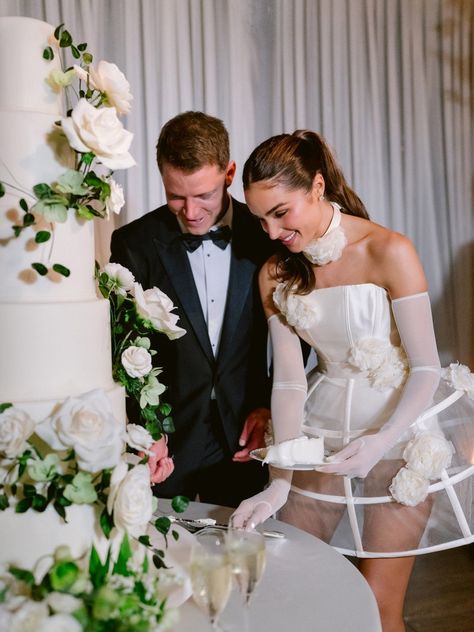 Olivia Culpo Wedding, After Party Wedding Dress, Nfl Wags, After Party Wedding, Nfl Wedding, Wedding Vogue, Party Wedding Dress, Christian Mccaffrey, Floral Wedding Cake