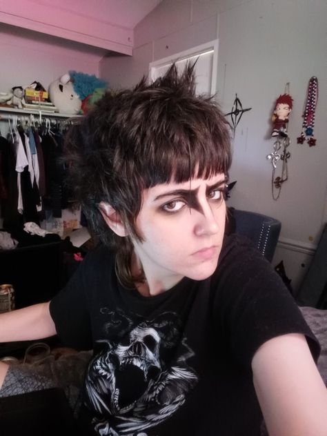 Masc Emo Makeup, Masculine Alternative Makeup, Masc Makeup Ftm, Masculine Contour Makeup, Men Goth Makeup, Mens Goth Makeup, Vampire Makeup Men, Goth Brows, Masc Alt Makeup