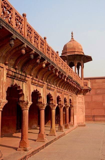 Agra Fort, India Rajasthani Elevation, India Architecture, Agra Fort, Ancient Indian Architecture, Amazing India, Mughal Architecture, Red Fort, Mughal Empire, Asian Architecture