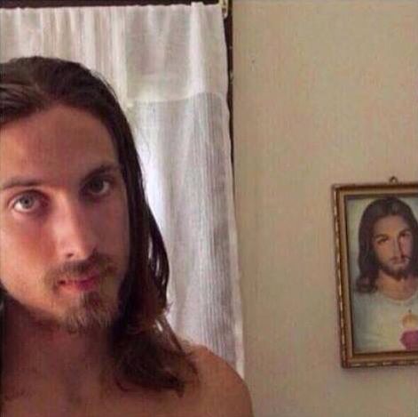 Jesus taking a selfie, getting photobombed from himself. Olivia Hussey, Funny Selfies, Best Selfies, Perfectly Timed Photos, 10 Funniest, Smosh, Walk On Water, Chuck Norris, Plastic Surgery