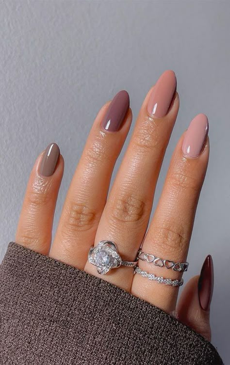 Nails Tiktok, Mauve Nails, Kutek Disney, Brown Nails Design, Fall Gel Nails, Nails 2021, Autumn 2022, Neutral Nails, Brown Nails