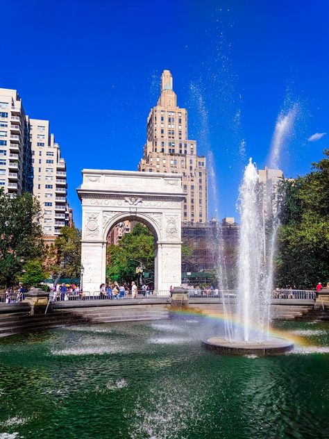 New York Tourist Aesthetic, West Village New York, New York West Village, Washington Square Park Nyc Aesthetic, Washington Square Park Nyc, City View Night, Summer In Nyc, New York Landscape Horizontal, Museums In Nyc