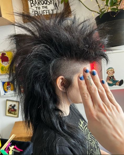 Fluffy Deathhawk, Wolfhawk Hair, Deathhawk Men, Fluffy Mohawk Punk, Grown Out Mohawk, Deathhawk With Bangs, Deathhawk Haircut, Deathhawk Short, Unstyled Deathhawk