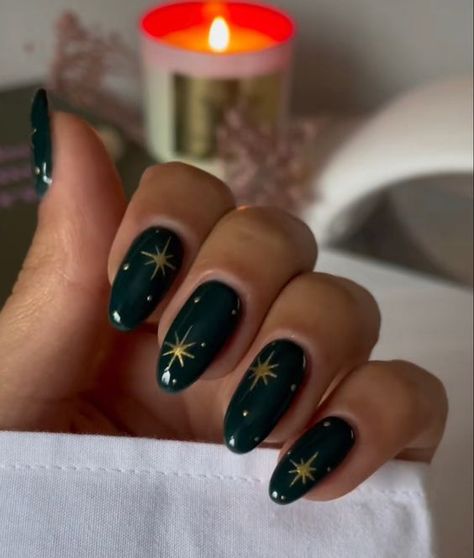 Green Christmas Nails, Star Nail Designs, Dark Green Nails, Her Nails, Dark Nails, Star Nails, Xmas Nails, Minimalist Nails, Funky Nails