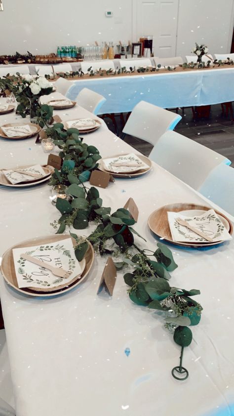 Greenery Baby Shower Table, Simple Baby Shower Table Decor, Long Table Baby Shower Decor, Neutral Baby Shower Table Decor, Baby Shower Eucalyptus Table, Baby Shower Table Set Up Boy, Brown And Green Baby Shower Ideas, Greenery Themed Baby Shower Table, Neutral Gender Reveal Table Decor