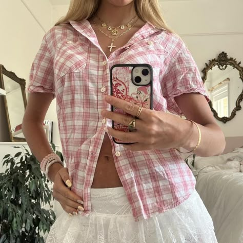 vintage Y2k light pink plaid short sleeve blouse... - Depop Pink Plaid Shirt Outfit, Pink Gingham Shirt, Fashion 2025, Plaid Shirt Outfits, Pink Plaid Shirt, Light Pink Blouses, Pink Checkered, Checkered Dress, Gingham Shirt