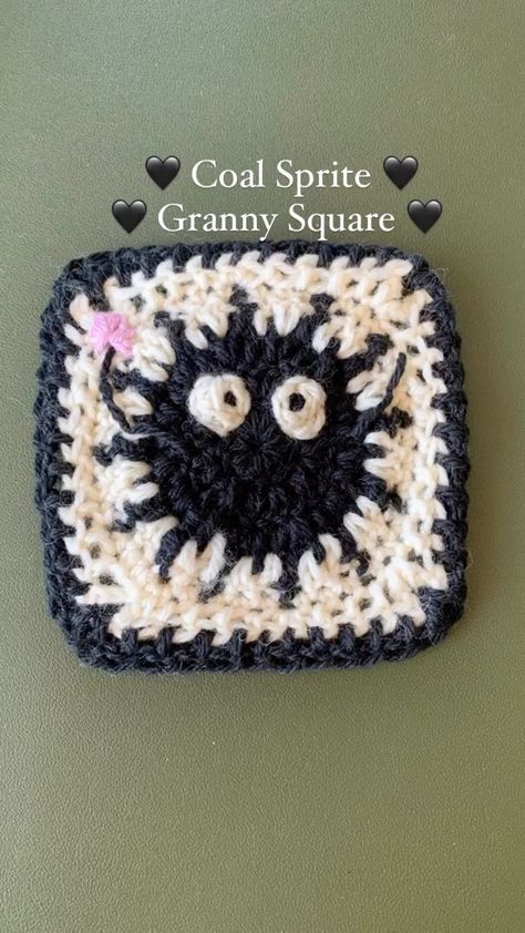 Another Coal Sprite granny square! 🖤 I think I like this design better than the last! #ghibli #crochet #halloween Pattern Link!… | Instagram Red Granny Square, Granny Square Blankets, Crochet Totoro, Magic Crochet, Granny Square Crochet Patterns Free, Crochet Geek, Crochet Amigurumi Free Patterns, Square Top, Crochet Amigurumi Free